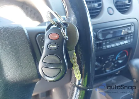 2004 Jeep Liberty Sport z USA, uszkodzony, nr VIN 1J4GK48K94W147775